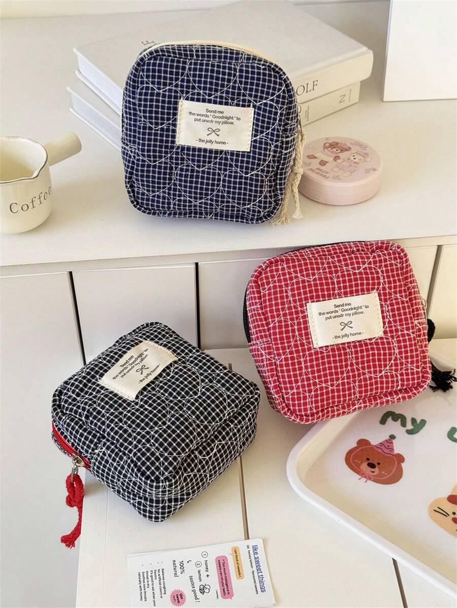 1 pieza Bolsa de maquillaje pequeña con diseño de acolchado en forma de corazón, estilo patchwork de 3 colores, para almacenar lápices labiales, joyas, pañuelos, toallas sanitarias, ideal como bolsa de cosméticos, bolsa de maquillaje, organizador de maquillaje, para viajes, bolsa de regalo de Navidad, bolsa de embrague / bolso pequeño, organizador de maquillaje, portabrochas, mini bolsa, bolsa de gran capacidad