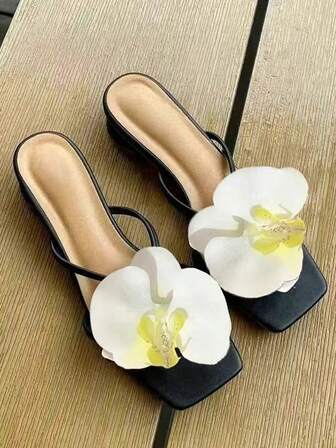 方头小众设计蝴蝶印花2025春夏新款拖鞋高跟凉鞋，优雅别致的粗跟拖鞋