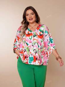 Loose Batwing Sleeve Floral Print Shirt For Women, Pink Single-Breasted V-Neck Half Sleeve Elegant Plus Size Blouse, Vacation Summer Wear