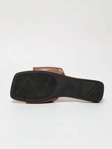 Summer New Brown Cute Flat Sandals For Women, Fashionable Casual Slippers With Square Toe