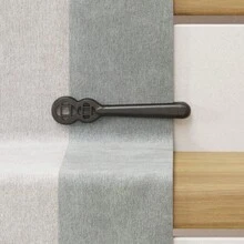 High - Quality, Exquisitely Polished Solid Aluminium Carpet Clip Stair Holder Pair - Perfect For Securely Fastening Carpets On Stairs, Durable And Long - Lasting, Ideal For Home And Commercial Use, Non - Slip Design Ensures Safety And Stability - Black - View 2
