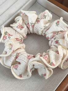 1 Stück Scrunchie mit natürlichem Blümchen-Muster, süße geraffter Stoff Haargummi, geeignet für Dutt-Frisuren