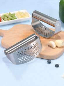1 Pc Silver Stainless Steel Ring Garlic Press, Crush Garlic Aid, Essential Daily Necessities For Home Kitchen - Silver - View 4