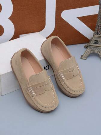 新款一脚蹬软底儿童鞋，时尚百搭休闲平底鞋，防滑耐磨乐福鞋，舒适宽敞的幼儿鞋，适合日常穿着