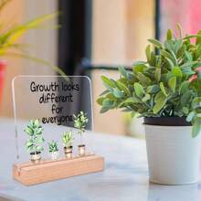[Office Decor] Inspirational Acrylic Desk Plaque "Growth Looks Different For Everyone" - 4x4 Inches, English Version With Wooden Stand, Ideal For Office, Classroom & Partition Decor, Motivational Gift With Protective Film, Office Decor Accessory | Modern Acrylic Plaque | Clear Text Design, Perfect For Room Decor,Back To School,School Supplies