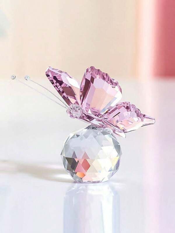 A Blue Crystal Butterfly Ornament, Purely Handcrafted, Made Of Geometric Crystal Material, Featuring A Lightweight Luxurious And Creative Transparent Crystal Butterfly Design, Suitable As A Gift For Valentine's Day, Halloween, Christmas, And Birthday Parties.