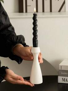 1Pieces Of Plain Conical Ceramic Candlesticks, With A Simple And Natural Style Design, Suitable For Conical Candles, Soft Home Decoration Items, Photography Props, Tabletops, Party Decorations, Gifts, White, Suitable For Dining Rooms, Living Rooms, And Home Decoration.