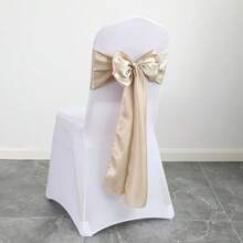 10 pièces Écharpe de chaise en satin avec nœud papillon, écharpes de chaise en satin vert sauge pour mariage, réception, événement, hôtel, décoration de chaise, convient pour toute fête intérieure ou extérieure. Décoratif et fonctionnel. Également applicable pour les fêtes de vacances, les mariages, les célébrations d'anniversaire, les sacs en organza, les chemins de table, les artisanats DIY, la décoration d'intérieur et les décorations de fête