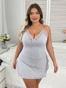 Plus Size Women's Contrast Lace Split Hem Cami Pajama Nightdress, Vacation