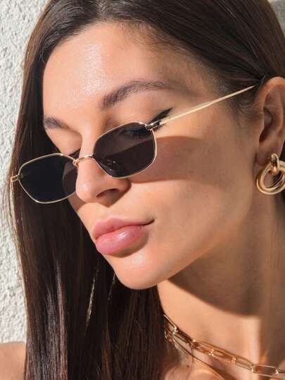 1副女士不对称多边形小框复古优雅户外街头风时尚眼镜，适合日常佩戴，也适合夏季海滩度假、户外活动和旅行。