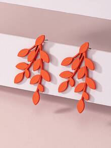 Leaf Design Stud Earrings - Yellow Gold - View 7