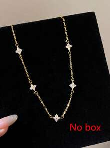 Nooxian 1 Stück Damen mehrlagige Quaste Halskette mit in Kupfer eingebettetem kubischem Zirkonia Kleeblatt, Alltagsschmuck Geschenk (ohne Geschenkbox) (Menge des Kleeblatt zufällig)