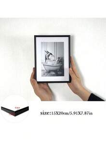 1个现代简约金/银色铝制相框，尺寸30x40厘米（21x30厘米/7英寸/8英寸/10英寸），长方形设计，线条简洁，经久耐用，优雅大方——非常适合用于家居照片、婚礼照片、节日圣诞礼物、办公桌装饰，可竖放/横放展示