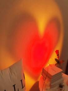 1 pezzo Proiettore di luce forma cuore al tramonto, luce di proiezione del tramonto d'amore, luce notturna USB, adatta per camera da letto, decorazione soggiorno, proiettore arcobaleno, per sfondo fotografico, regalo romantico adatto per decorazione domestica, soggiorno, Ognissanti, decorazione natalizia, accessori da ufficio per scrivania, decorazione da parete, adatto per campeggio, festa, perfetto regalo per compleanno e Natale