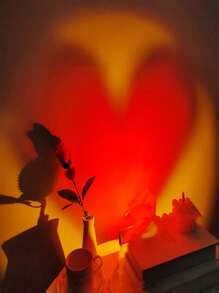 1 pezzo Proiettore di luce forma cuore al tramonto, luce di proiezione del tramonto d'amore, luce notturna USB, adatta per camera da letto, decorazione soggiorno, proiettore arcobaleno, per sfondo fotografico, regalo romantico adatto per decorazione domestica, soggiorno, Ognissanti, decorazione natalizia, accessori da ufficio per scrivania, decorazione da parete, adatto per campeggio, festa, perfetto regalo per compleanno e Natale