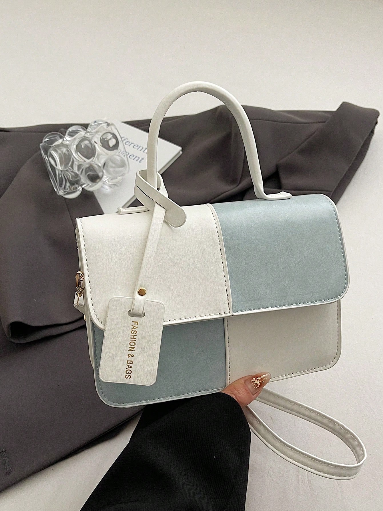 الحقيبة متعددة الألوان المبطنة بطراز جديد وأنيق لح...