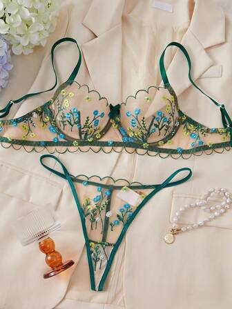 2 件套女士性感内衣，绿色网眼花卉刺绣文胸套装，透明衬里钢圈文胸和可调节肩带丁字裤