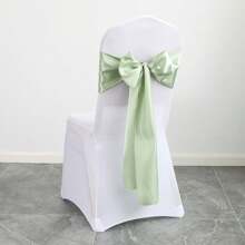 10 pièces Écharpe de chaise en satin avec nœud papillon, écharpes de chaise en satin vert sauge pour mariage, réception, événement, hôtel, décoration de chaise, convient pour toute fête intérieure ou extérieure. Décoratif et fonctionnel. Également applicable pour les fêtes de vacances, les mariages, les célébrations d'anniversaire, les sacs en organza, les chemins de table, les artisanats DIY, la décoration d'intérieur et les décorations de fête