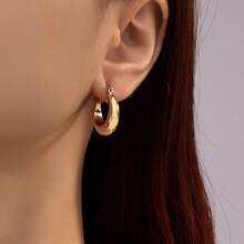 1 par de elegantes, exquisitos, versátiles, populares, minimalistas y elegantes pendientes de aro dorados, apropiados para fiestas y uso diario