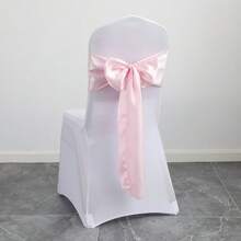 10 pièces Écharpe de chaise en satin avec nœud papillon, écharpes de chaise en satin vert sauge pour mariage, réception, événement, hôtel, décoration de chaise, convient pour toute fête intérieure ou extérieure. Décoratif et fonctionnel. Également applicable pour les fêtes de vacances, les mariages, les célébrations d'anniversaire, les sacs en organza, les chemins de table, les artisanats DIY, la décoration d'intérieur et les décorations de fête