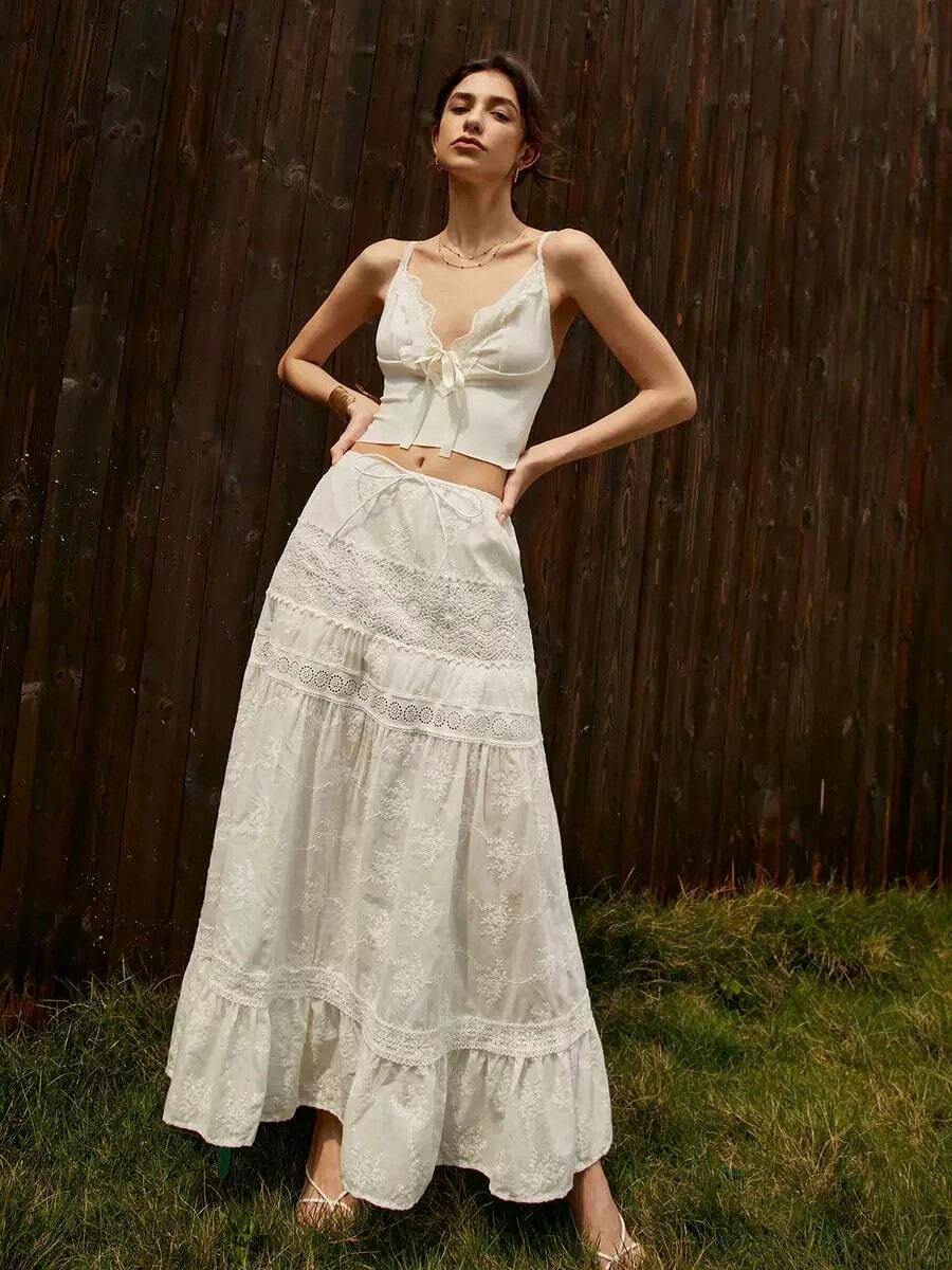 法式百搭休闲度假蕾丝拼布长裙，重工刺绣A字裙 - 米色 - 查看 1