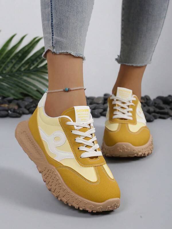 Zapatillas deportivas casuales antideslizantes con suela plana para mujeres, nuevas zapatillas para correr ligeras de primavera/verano 2025, tenis blancos para estudiantes, zapatos con suela blanda para saltar a la cuerda, para trabajo/casual, transpirables y con amortiguación de impactos