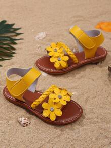 1 paire de sandales de plage mode pour adolescentes roses, en matériau PU souple et unicolore, avec décoration florale brillante, design à bande avec fermeture , bout rond, confort plat, sandales romaines mignonnes, convient aux filles de 3 à 15 ans, pour un usage quotidien, la plage, nouveautés d'été