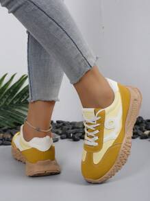 Zapatillas deportivas casuales antideslizantes con suela plana para mujeres, nuevas zapatillas para correr ligeras de primavera/verano 2025, tenis blancos para estudiantes, zapatos con suela blanda para saltar a la cuerda, para trabajo/casual, transpirables y con amortiguación de impactos