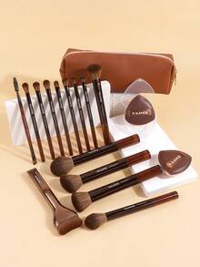 MAANGE 13/15/17/18/21件套化妆刷套装，包含14支化妆刷+1个化妆包+2个化妆海绵，包括粉底刷、腮红刷、散粉刷、眼影刷、睫毛刷、眉刷、唇刷、高光刷和遮瑕刷。化妆刷套装，旅行化妆刷套装，送给女性和女孩的礼物。 - 鏽棕色 - 查看 13