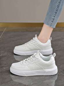 36-45系带休闲时尚运动鞋，高美感简约白鞋，百搭软底学生滑板鞋，防滑耐磨