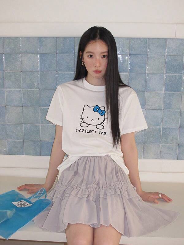 One Hello Kitty Casual Top For Men And Women