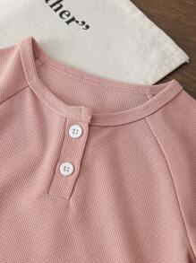 MommBaby Set de 2 piezas para niña y mamá: Top con mangas acanaladas y volantes + Pantalones cortos con efecto de arrugado y volantes, conjunto de verano lindo, casual y cómodo para niña bebé