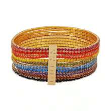 Guess Pulsera elástica de varios hilos con tono dorado y diamantes de imitación con diseño de arcoíris - Dorado - Ver 2