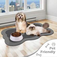 1 pièce Tapis d'alimentation exclusive pour animaux de compagnie, antidérapant, absorbant et facile à nettoyer avec drainage de l'eau pour chats et chiens, blanc/rose/gris, tapis à nourriture pour animaux de compagnie, tapis de séchage de plat, tapis de porte, décoration de la maison, décoration de cuisine, décoration de la chambre, cadeau parfait pour les amateurs d'animaux de compagnie, convient à toutes les tailles d'animaux de compagnie, petits chiens, gros chiens, chatons, lit pour animaux de compagnie - applicable pour la cuisine, la salle à manger, le comptoir, le bar, le salon, la salle de bain, polyvalent, avec fond en caoutchouc imperméable, doux et facile à ranger