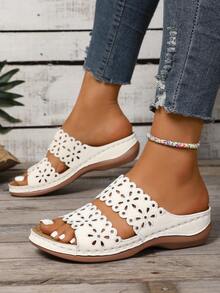 Women's Floral Cut-Out Slide Sandals - Slip-On Mid-Heel Casual Shoes With Soft PU Sole, Breathable Open-Toe Design For Summer, Beach & Outdoor Wear (Faux Cover Upper, Multi-Color Options), European & American Fashion Plus Size Hollow Flower Slip-On Sandals