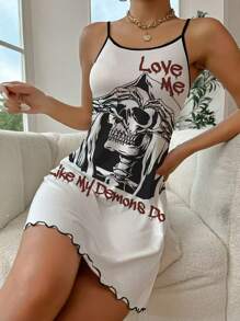 Vestido camiseta estilo gótico con estampado de calavera y corazón