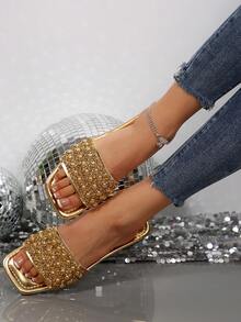 Nuevas sandalias planas de lujo antideslizantes para exteriores/playa, cómodas y versátiles, con decoración de cristales y perlas, punta cuadrada, para uso interior y diario, estilo francés, tallas grandes para mujer, primavera y verano - Dorado - Ver 4