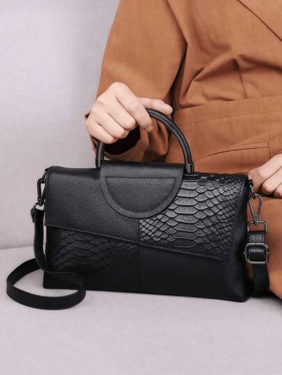 Nouveau sac pour femme de style européen et américain pour l'automne et l'hiver. Le motif est coupé de manière aléatoire avec 1 pièce de sac à main, sac à bandoulière, pochette de soirée, portefeuille, pochette en PU à motif crocodile, convenant pour le dîner, la fête, les loisirs, les courses, le sac à bandoulière, le style bohème, les dames, les amoureux, pour l'école, les voyages, le travail et le bureau, le week-end et les vacances, la Saint-Valentin. , simple, élégant, polyvalent, pour la plage, les vacances, les vacances, le bord de mer.