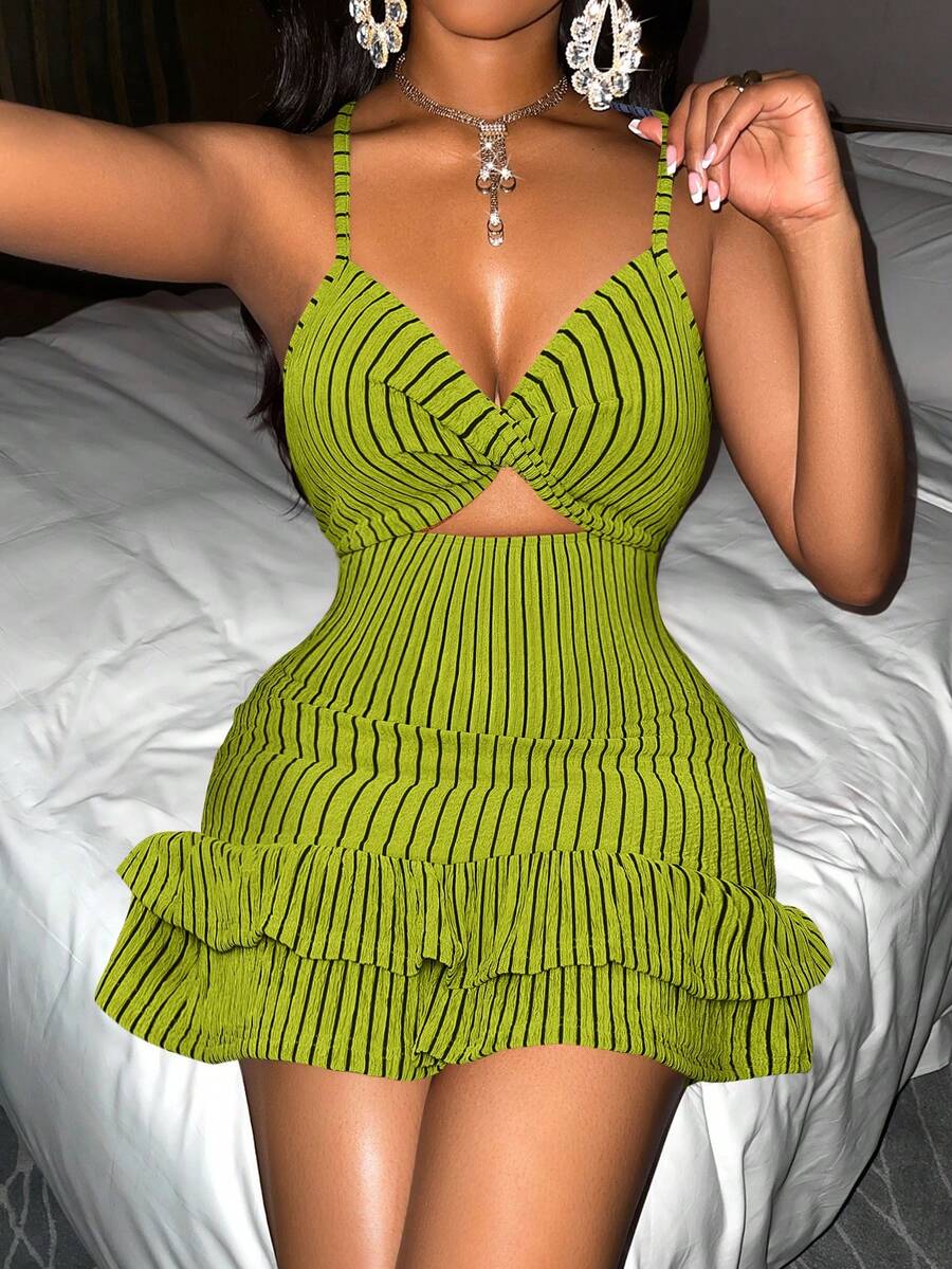 Đầm hai dây ngắn ôm sát cơ thể, màu trơn, gợi cảm, thời trang, có họa tiết xoắn phía trước, thắt nơ và xếp ly ở gấu, hoàn hảo cho các bữa tiệc và cocktail. - Màu xanh Ô liu - Xem 1