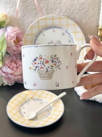Ceramic Bear-Shaped Cup And Saucer Set, Suitable For English Afternoon Tea, Also For Serving Coffee And Desserts. Cute And Sweet Design, Blending French Retro Style, Exuding A High-End Vintage Vibe. Can Be Used For Afternoon Tea Or Breakfast.