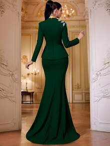VIPGIRL 深绿色长袖V领连衣裙，饰有亮片花朵贴花和荷叶边腰线，优雅的美人鱼晚礼服，适合正式场合、派对和婚礼宾客着装。 - 墨綠色 - 查看 2