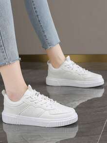 36-45系带休闲时尚运动鞋，高美感简约白鞋，百搭软底学生滑板鞋，防滑耐磨