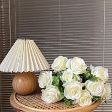 11 roses blanches artificielles et élégantes avec de longs tiges. Convient pour les compositions florales et la décoration intérieure. Cadeau romantique parfait pour le mariage, la Saint-Valentin, l'anniversaire et la fête des mères, sans vase