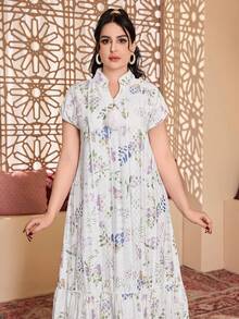 刺绣彩色印花优雅阿拉伯风格长袍，JALABIA 流苏饰边 V 领拼布褶饰清新白色长袍，2025 年沙特国庆日最新设计