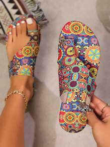 A Pair Of Sandals And Slippers, Girls' New Summer Sandals, Girls' Casual Breathable Flat-Bottomed Printed Toe-Covered Roman-Style Flat-Bottomed Sandals And Slippers.