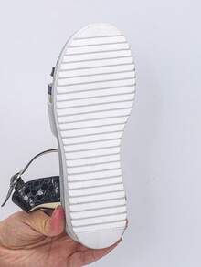 Sandale damă cu toc plat, talpă groasă, cu bareta colorată, potrivite pentru plajă, nuntă, activități în aer liber vara - Negru - Vizualizare 10