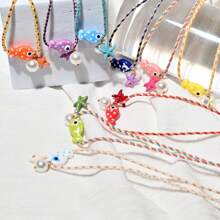 Colar com pingente de peixe de cerâmica boêmio colorido para mulheres, gargantilha ajustável de corda multicolorida, perfeita para férias de verão na praia e festivais de música, joias de férias estilo boêmio ajustável
