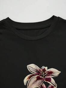 Y2K 花卉手绘婴儿 T 恤，女式图案 T 恤，带虎百合图案，90 年代风格，Pinterest 美学 - 黑色 - 查看 4