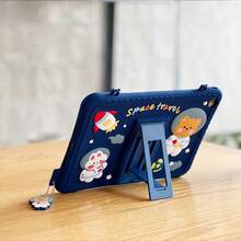 卡片夹儿童 iPad 保护套 1 件可调节卡通宇航员星空宇宙主题平板电脑支架保护套兼容三星 Galaxy TAB A7 A8 A9 Plus、Apple iPad Air2/iPad Mini/iPad 5/6/7/8/9/iPad Pro 11 第 10 代 - 藏蓝色 - 查看 106