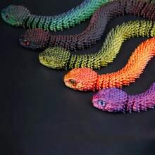 Miniaturowy model węża wydrukowany w 3D z realistycznymi oczami i ruchomymi stawami, żywe wielokolorowe łuski (idealny do dekoracji biurka i szafki - świetny na imprezy, ekspozycję na zewnątrz i jako prezent - idealny na Boże Narodzenie, Walentynki i prezenty urodzinowe - losowy kolor oczu)